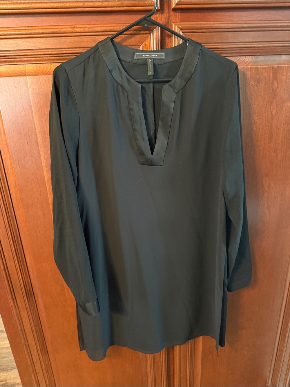 BCBGMaxAzria Black Long-Sleeve V-Neck Tunic Dress